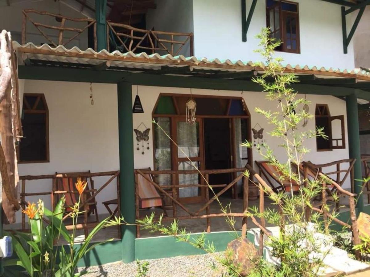 Blue Skies Guest House And Restaurant Тангалла Экстерьер фото